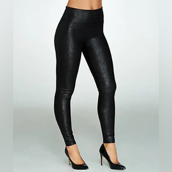 Spanx Assets Red‎ Hot Label Structured Shine Faux Leather Leggings Size 1X - Picture 1 of 7